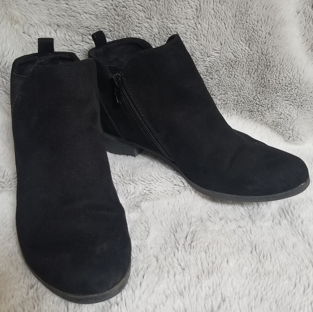 black booties